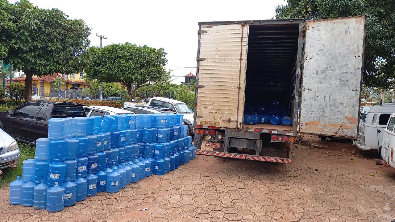 Polícia Militar de Rondônia apreende 50.000 mil maços de cigarro e diversas mercadorias contrabandeadas avaliadas em mais de um milhão de reais - News Rondônia