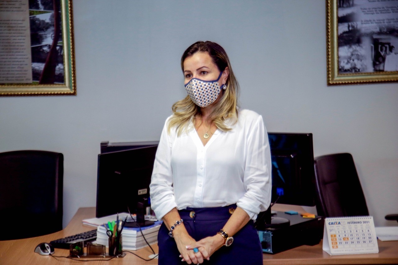 Professora da UNIRON é homenageada pelo seu desempenho no governo estadual - News Rondônia