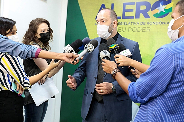 Em coletiva, presidente Alex Redano destaca os trabalhos em seis meses de gestão - News Rondônia