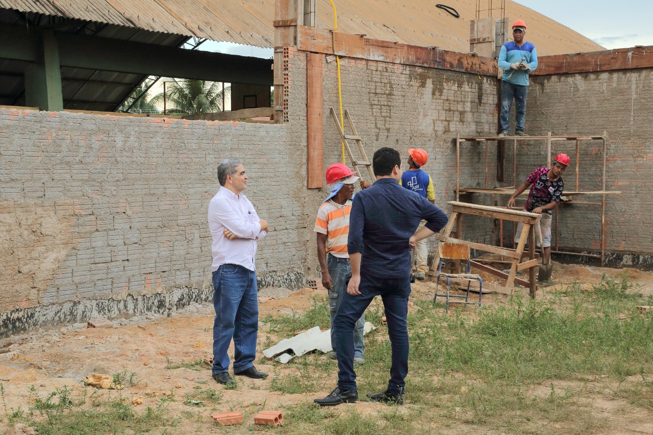 DEPUTADO AÉLCIO DA TV VISITA OBRAS NAS ESCOLAS - News Rondônia