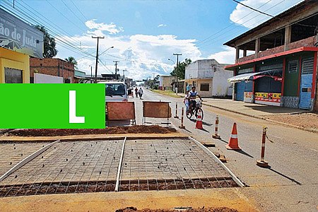 PREFEITURA DE PORTO VELHO INSTALA REDUTORES DE VELOCIDADE NA AMAZONAS COM ANANIAS FERREIRA - News Rondônia