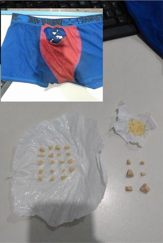DROGA NA CUECA: Polícia Militar prende três pessoas por tráfico de drogas; uma delas escondia nas partes íntimas - News Rondônia
