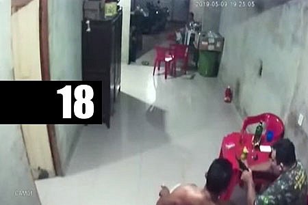 VÍDEO MOSTRA MOMENTO EM POLICIAL DISPARA ACIDENTALMENTE CONTRA A CABEÇA - News Rondônia