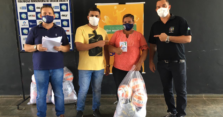 Quarenta escolinhas recebem material esportivo de emenda do deputado Jair Montes - News Rondônia