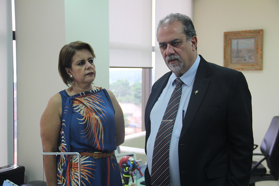 PRESIDENTE DO TJRO RECEBE COORDENADORA DE CURSO DE DIREITO DE PIMENTA BUENO - News Rondônia