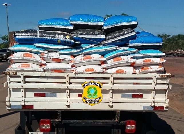 EM PIMENTA BUENO, PRF FLAGRA VEÍCULO PÚBLICO SENDO UTILIZADO PARA FINS PARTICULARES - News Rondônia