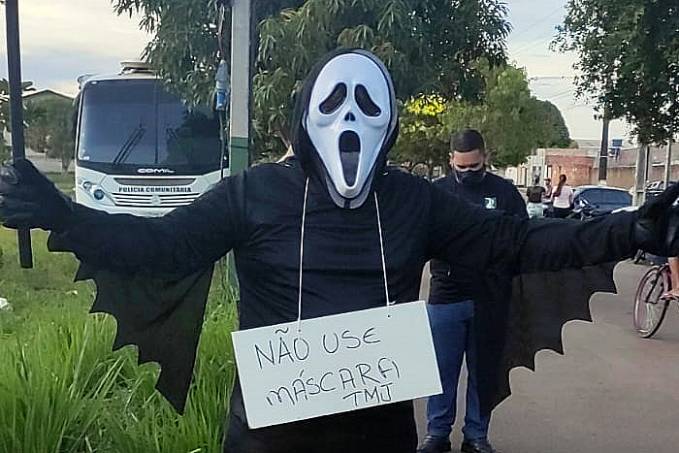 SKATE PARK - Homem fantasiado de morte aparece em praça com mensagem sobre a covid-19 - News Rondônia