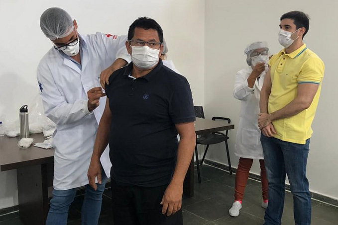 IMUNIZAÇÃO Trabalhadores do Porto Público de Porto Velho recebem primeira dose da vacina contra a covid-19 - News Rondônia