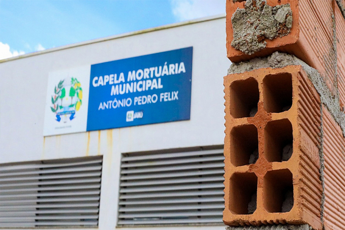 Prefeitura de Jaru realiza construção de muro na Capela Mortuária Municipal Antônio Pedro Félix - News Rondônia