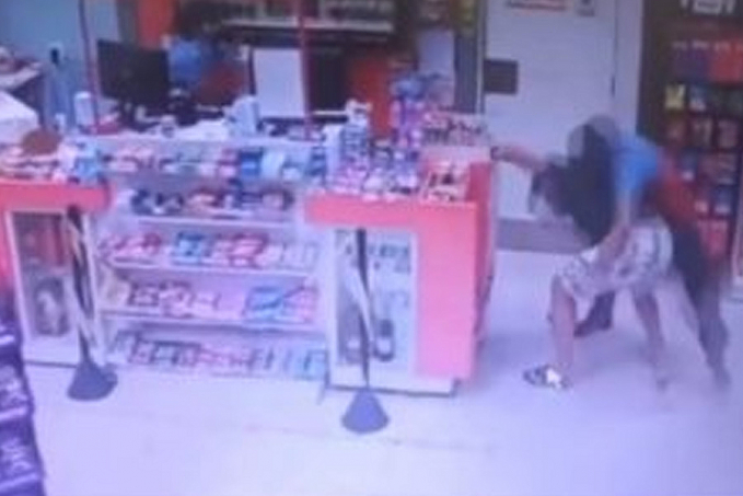 Homens saem no soco por ciúmes de mulher e causam estragos em conveniência no Centro de Vilhena - News Rondônia