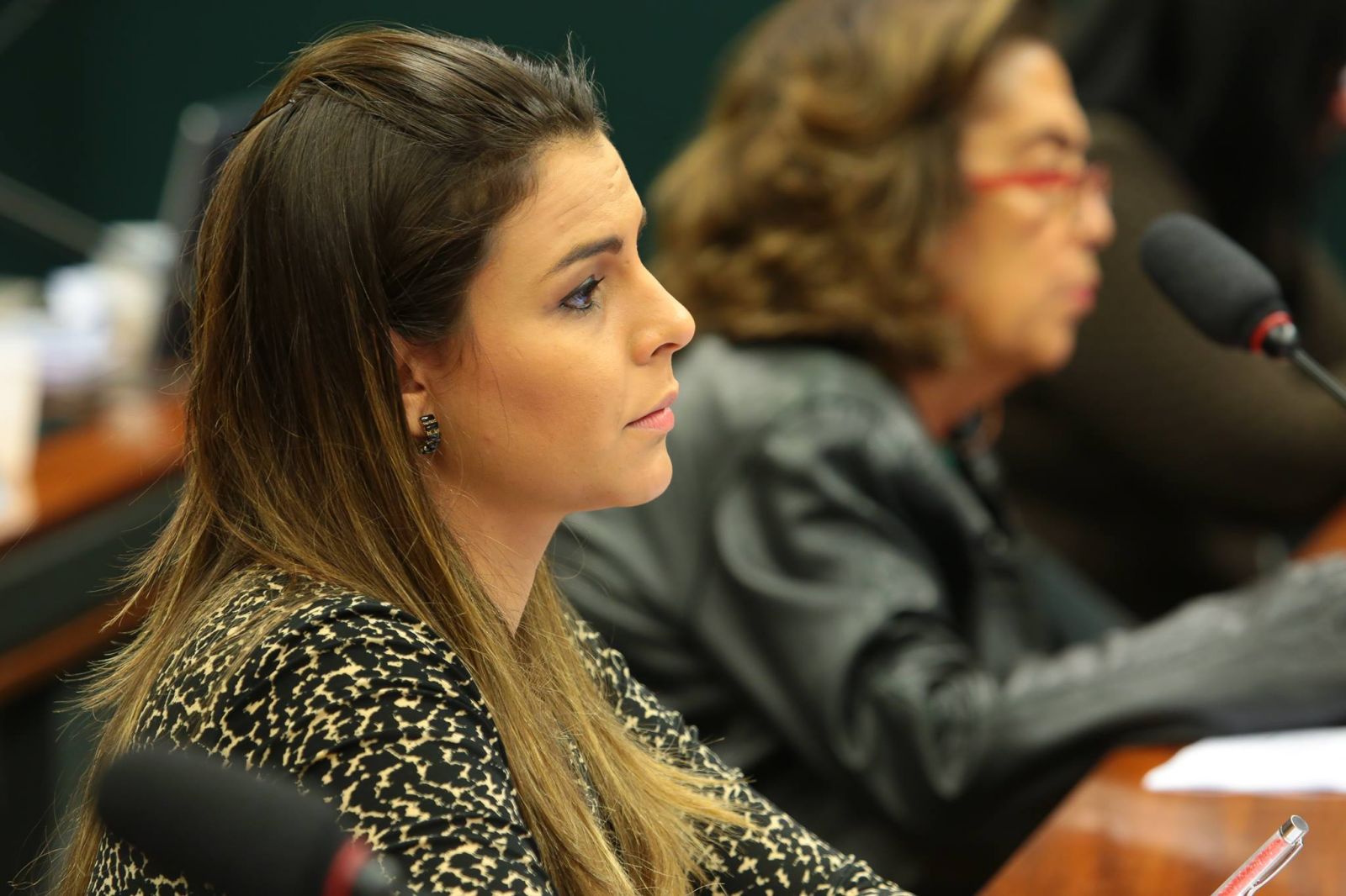 APROVADO PROJETO DE MARIANA CARVALHO QUE EXIGE COMPROVAÇÃO DE INFRAÇÕES DE TRÂNSITO - News Rondônia