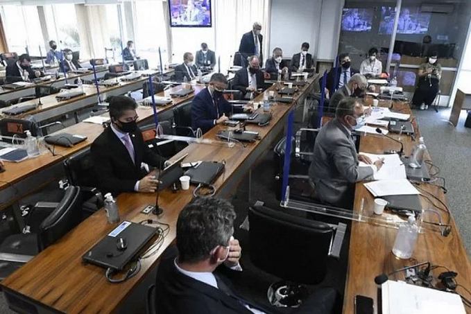 Parlamentar afirma que o atual relator do colegiado intimida os depoentes e quer que Randolfe Rodrigues assuma a produção do relatório - News Rondônia