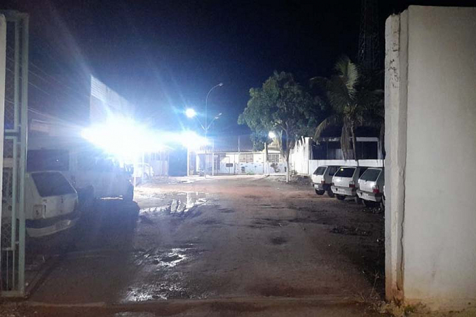 Adolescentes usando chuchos rendem socioeducador e fogem de Unidade de Internação na capital - News Rondônia