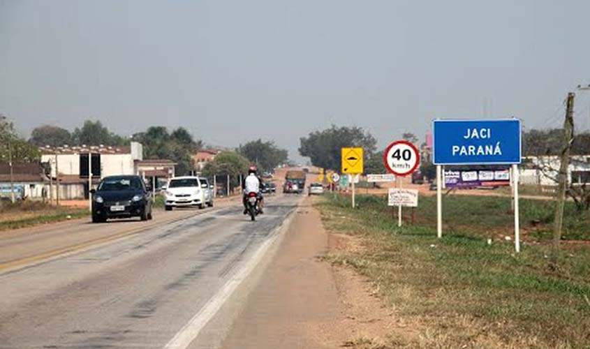 PREFEITURA E CONETUR PROMOVEM MUTIRÃO DE LIMPEZA EM JACI PARANÁ - News Rondônia