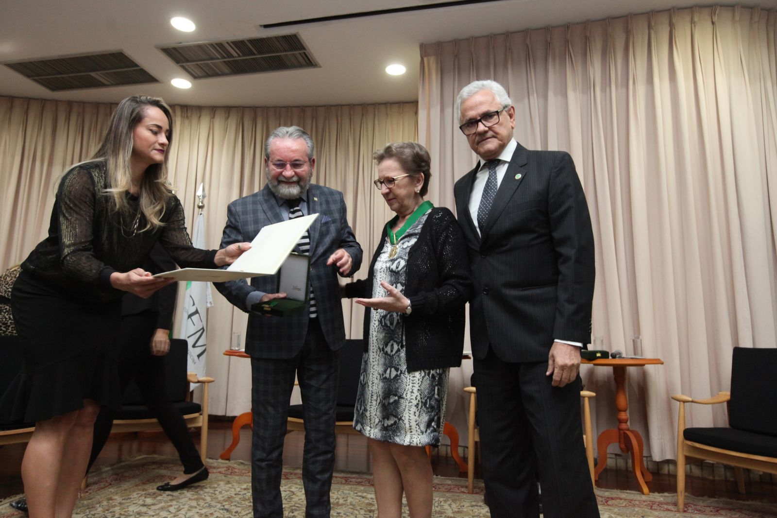 DRA. ANA ESCOBAR É A PRIMEIRA MÉDICA DE RONDÔNIA A RECEBER UMA COMENDA DO CFM - News Rondônia