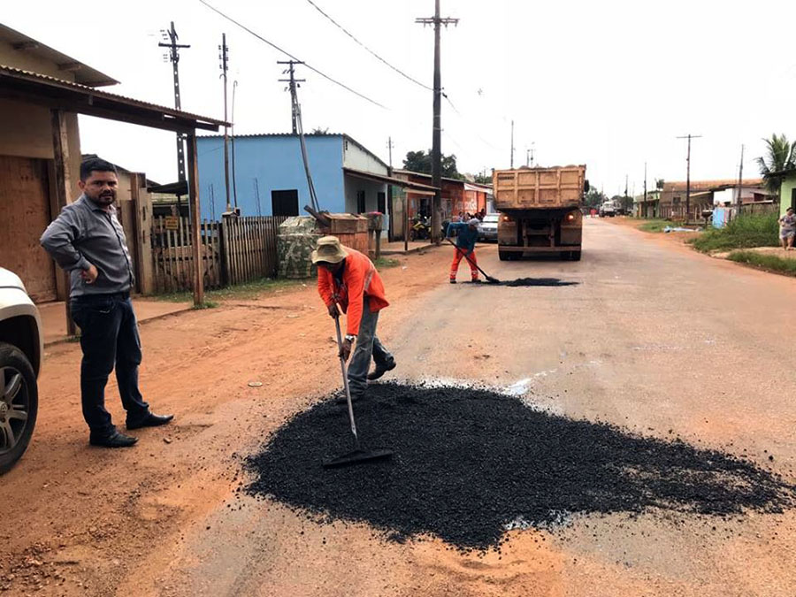 TAPA BURACO  DER ATENDE PEDIDO DE DEPUTADO JESUÍNO NO BAIRRO NACIONAL - News Rondônia