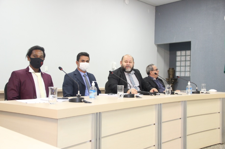 Com 8 votos favoráveis e 4 votos contrários, Câmara derruba veto do prefeito e aprova ao Projeto de Lei 18 - News Rondônia