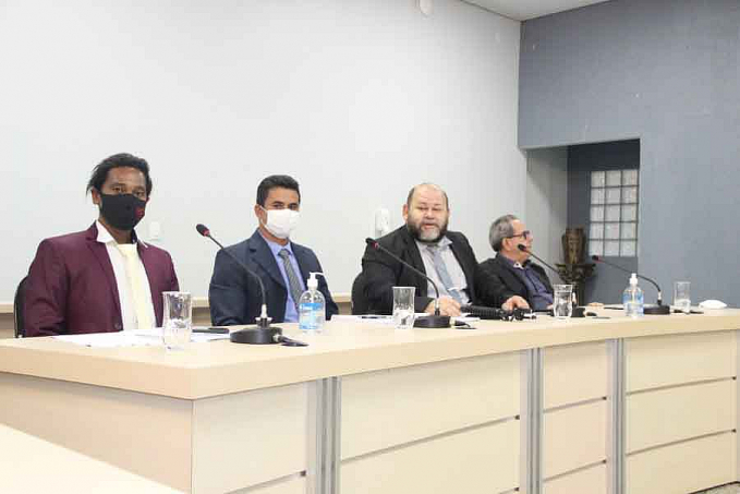 Com 8 votos favoráveis e 4 votos contrários, Câmara derruba veto do prefeito e aprova ao Projeto de Lei 18 - News Rondônia