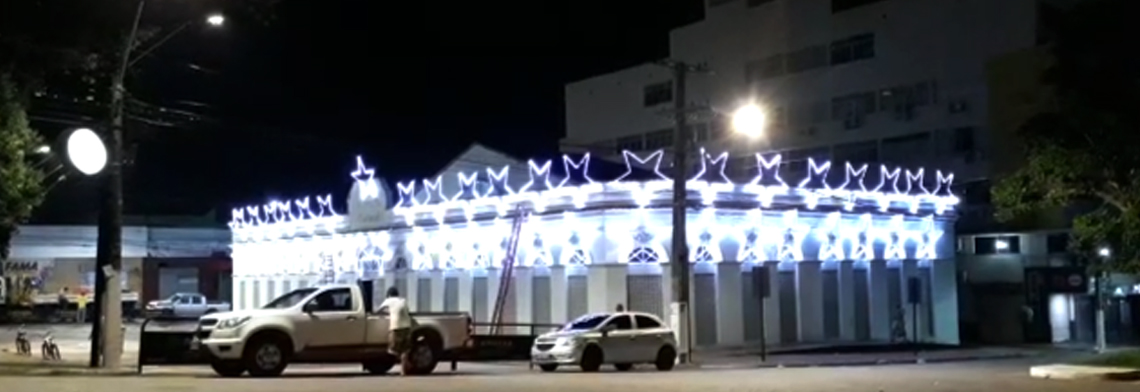 PORTO DE LUZ - PREFEITURA DE PORTO VELHO CONCLUI DECORAÇÃO NATALINA NO MERCADO CULTURAL - News Rondônia