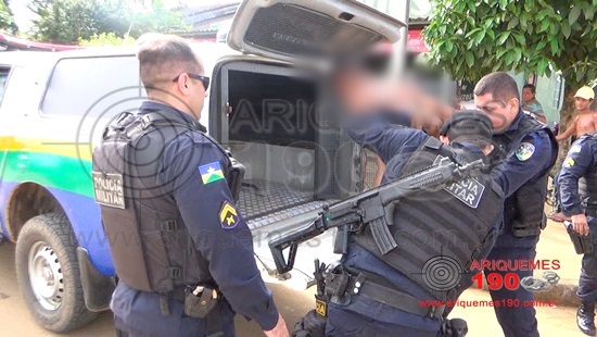 DEU A DOIDA: ELEMENTO ROUBA, AGRIDE E EM SEGUIDA RESISTE A PRISÃO RASGANDO FARDA DE POLICIAL MILITAR - News Rondônia