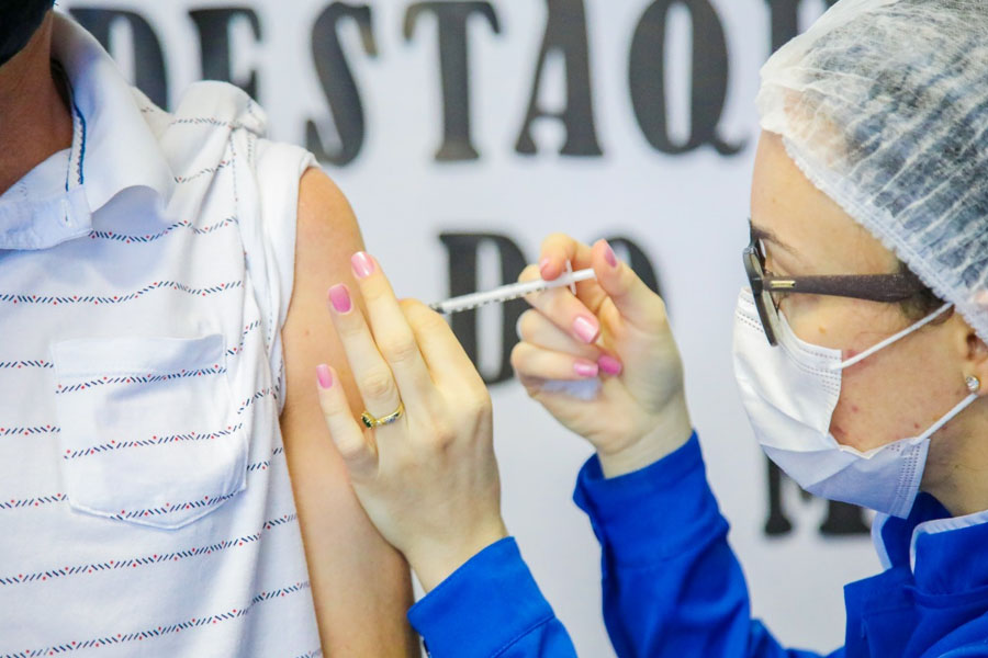 Jaruenses que receberam a 1ª dose da AstraZenca até 22 de abril devem retornar para a 2ª no dia 19 de julho - News Rondônia