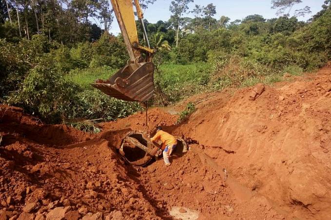 MANUTENÇÃO - Período chuvoso não interrompe continuidade dos trabalhos executados em estradas e rodovias de Rondônia - News Rondônia