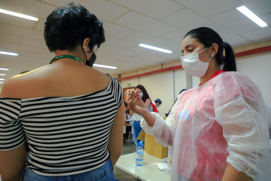 Vacinação segue com público 35+ nesta terça-feira (13) em Porto Velho - News Rondônia