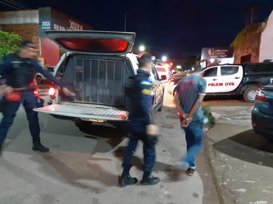 HOMEM SAI COM MULHER PARA CONVENIÊNCIA E NO FINAL A ESPANCA APÓS ELA NÃO QUERER PAGAR A CONTA - News Rondônia