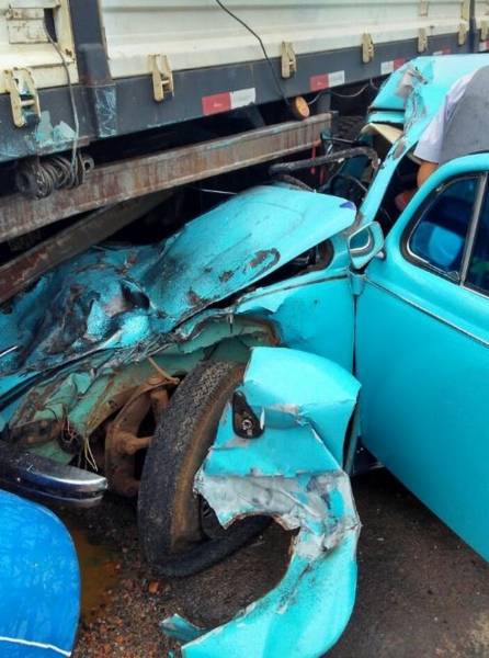 TRAGÉDIA - Acidente durante a madrugada na BR-364 a 40 km de Vilhena deixa homem morto preso às ferragens - News Rondônia