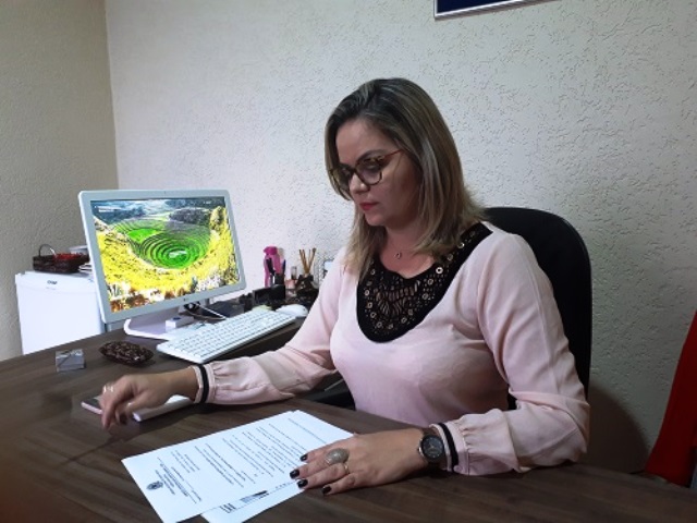 TAPA BURACOS  APÓS PEDIDOS DE ADA DANTAS, SEMISB REALIZA TRABALHOS NO BAIRRO NOSSA SENHORA DAS GRAÇAS - News Rondônia
