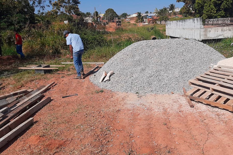 Prefeitura de Rolim de Moura reinicia construção da ponte da Avenida Porto Velho - News Rondônia