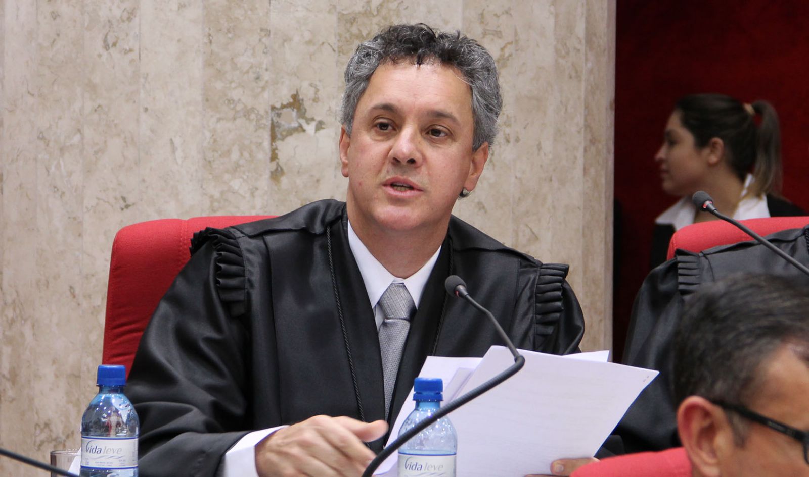 RELATOR DA LAVA JATO EM SEGUNDA INSTÂNCIA DETERMINA QUE LULA SEJA MANTIDO PRESO - News Rondônia