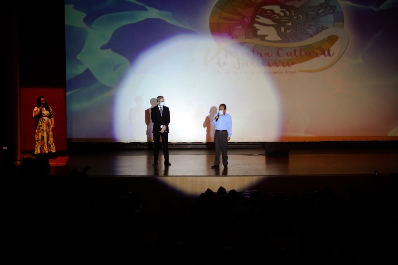 Homenagem aos que partiram e celebração aos talentos foram destaques na primeira noite da V Mostra Cultural do Judiciário - News Rondônia