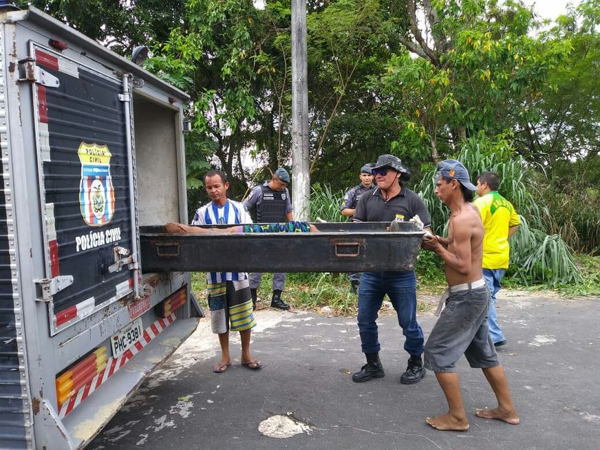 HOMEM É ENCONTRADO MORTO COM 16 PERFURAÇÕES DE ARMA BRANCA - News Rondônia