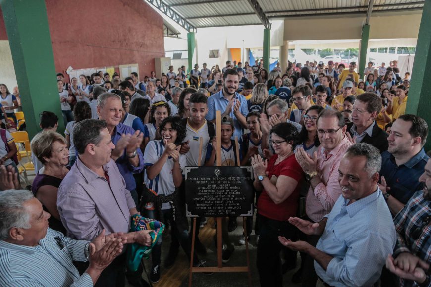 ESCOLA ESTADUAL DE ENSINO MÉDIO HEITOR VILLA LOBOS, EM ARIQUEMES, É ENTREGUE REFORMADA E AMPLIADA - News Rondônia