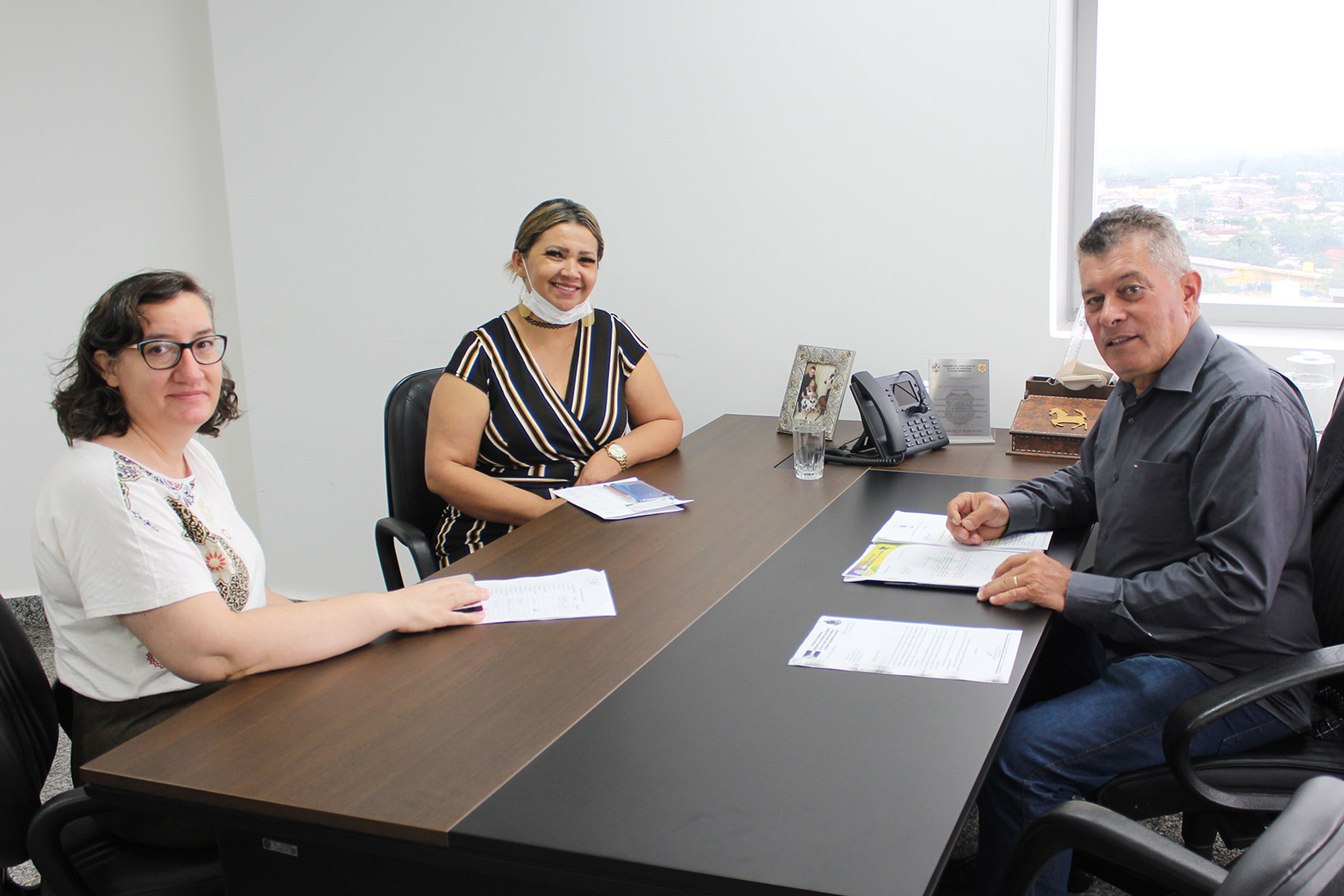 DEPUTADO EDSON MARTINS RECEBE MEMBROS DA CASA FAMÍLIA ROSSETA - News Rondônia