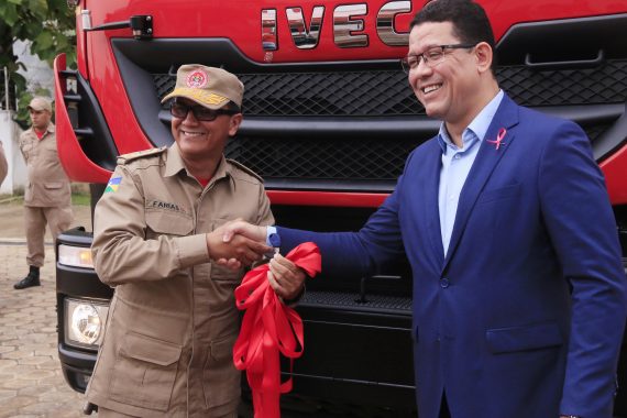 CORPO DE BOMBEIROS RECEBE AUTO ESCADA MAGIRUS QUE ALCANÇA ATÉ 60 METROS DE ALTURA - News Rondônia