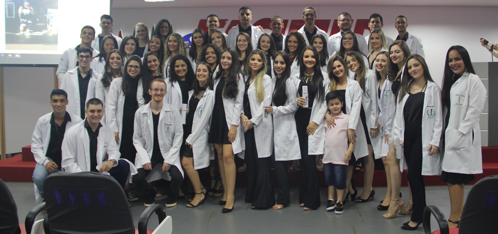 COLUNA SOCIAL MARISA LINHARES: CERIMÔNIA DO JALECO - News Rondônia