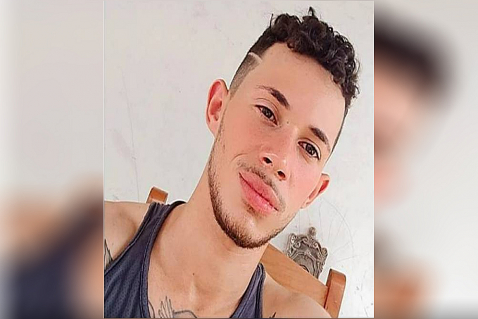 Através de tatuagens, amigo identifica rapaz de 24 anos que lutou contra assassinos antes de ser enforcado, esfaqueado e atacado a pauladas - News Rondônia