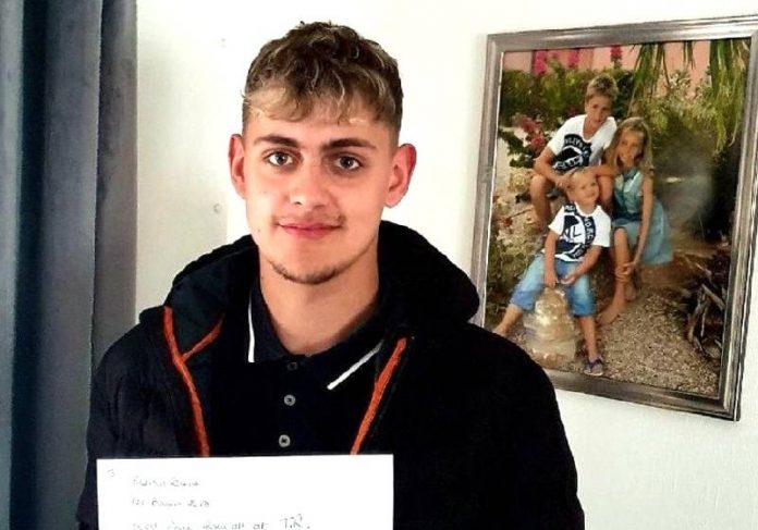 Jovem que perdeu a mãe entra em casa em chamas e salva idosa presa - News Rondônia