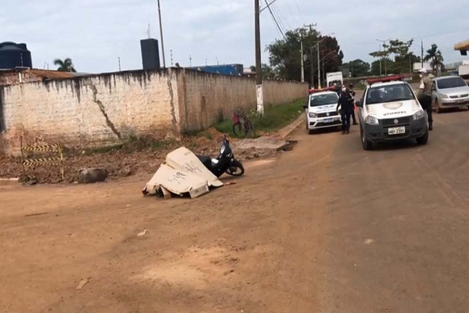 URGENTE: Motociclista morre tragicamente após ser atropelada por caminhão boiadeiro - News Rondônia