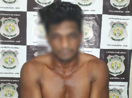 HOMEM DE 42 ANOS É PRESO ENQUANTO BEIJAVA GAROTA DE 10 ANOS - News Rondônia