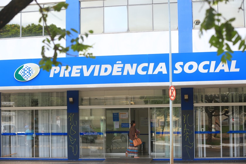 INSS GASTA CERCA DE R$ 640 MI POR ANO COM BENEFÍCIOS ACIMA DO TETO - News Rondônia
