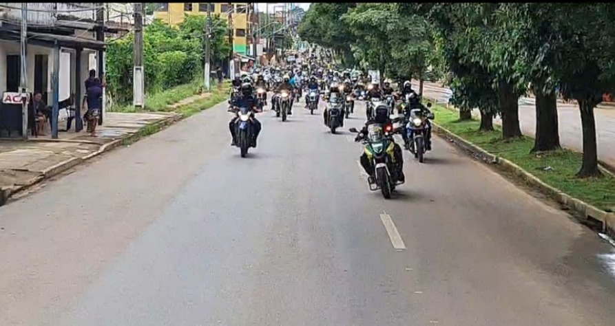 Bolsonaro chega à Porto Velho participa de motociatas e é chamado de 'mito' - News Rondônia