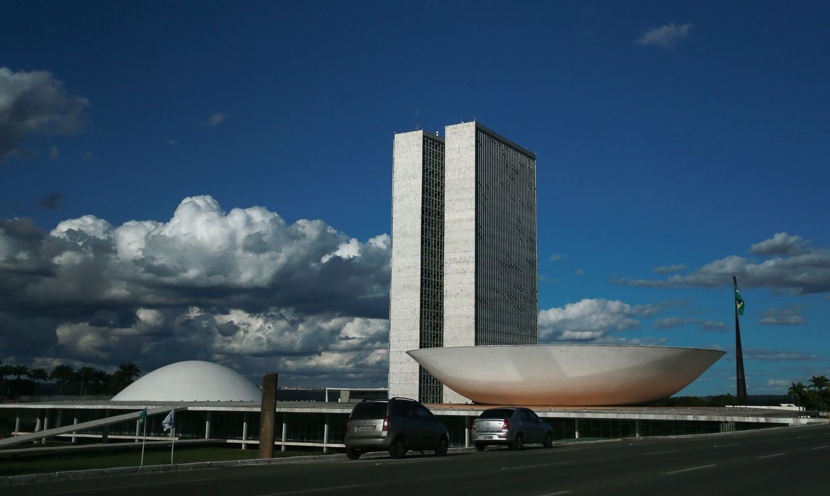 O Parlamento com menos políticos é mais eficiente
