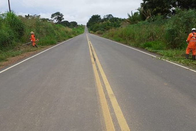 DER executa limpeza lateral em 36 quilômetros da rodovia 470, entre Ouro Preto do Oeste e Vale do Paraíso - News Rondônia
