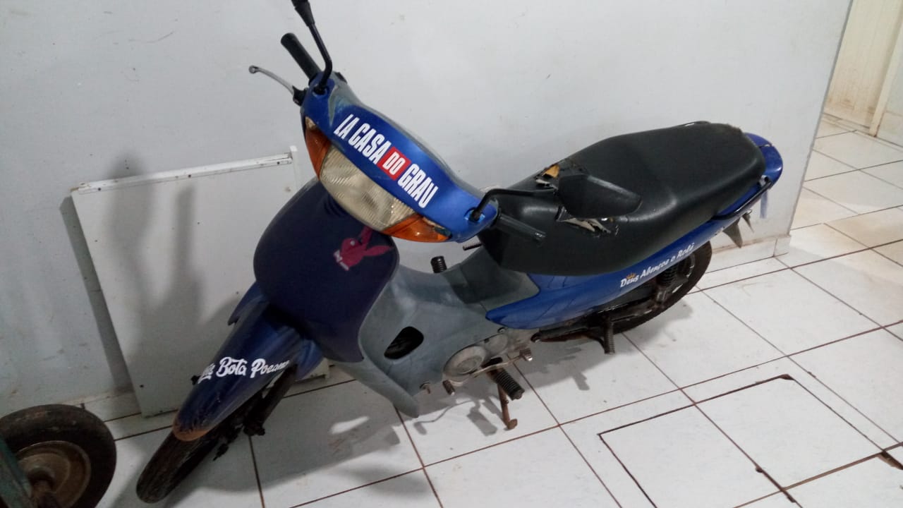 ADOLESCENTE DE 17 ANOS É APREENDIDO COM MOTOCICLETA HONDA BIZ ROUBADA NA ZONA LESTE - News Rondônia
