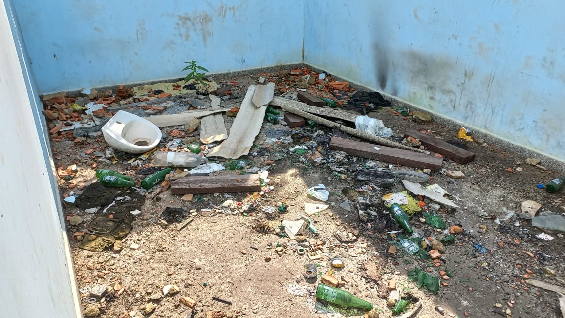 10 ANOS DE ABANDONO  O que seria uma UBS no bairro Lagoinha virou alerta de perigo aos moradores da região do bairro Três Marias - News Rondônia