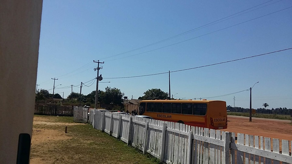 SUCATAS DO TRANSPORTE ESCOLAR REVOLTAM PAIS DE ALUNOS DA VILA DA PENHA - News Rondônia