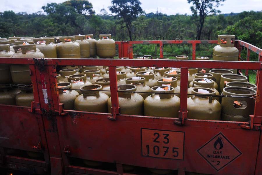 Gasolina sobe 47,49% e gás de botijão, 36,99% em 2021, diz IBGE - News Rondônia